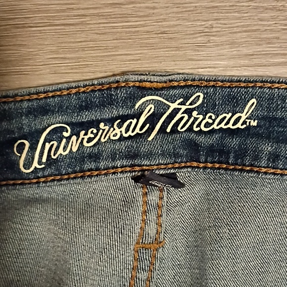 Universal Threads Jeans - Picture 7 of 7